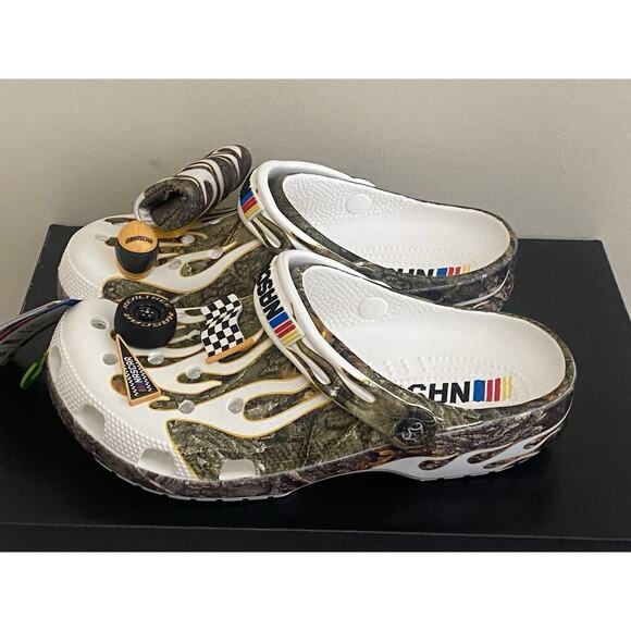 Crocs NASCAR Realtree Classic Clog Mens 7 W 9 Jibbitz & Koozie NWT Camo Race - Picture 3 of 5